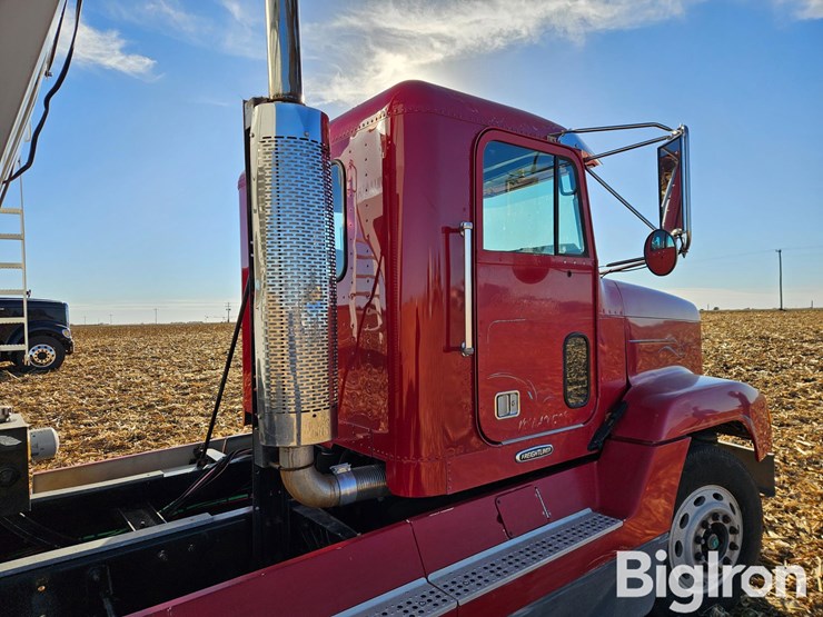 freightliner-fld120-image-15