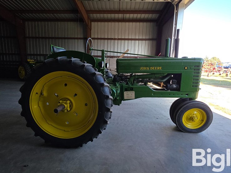 john-deere-b-image-4