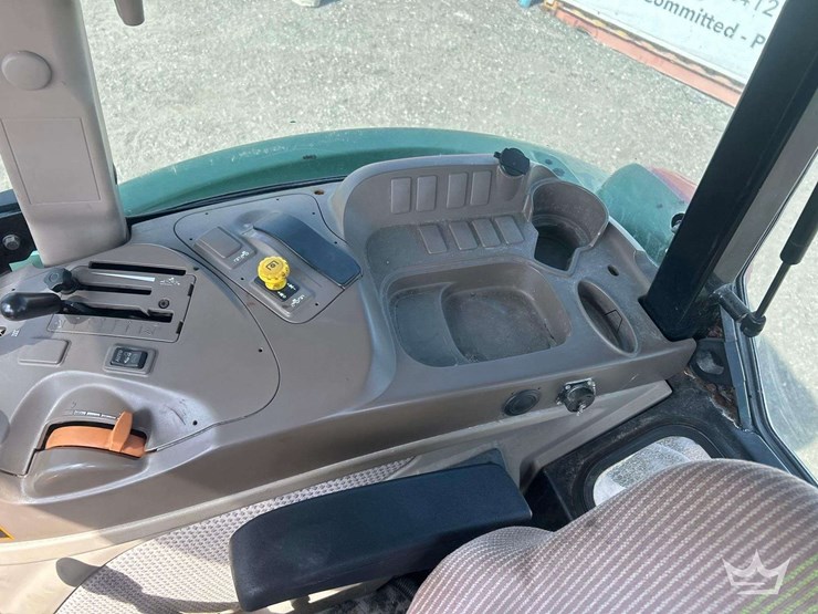 john-deere-6135e-image-23