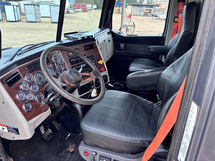 western-star-4700-image-9