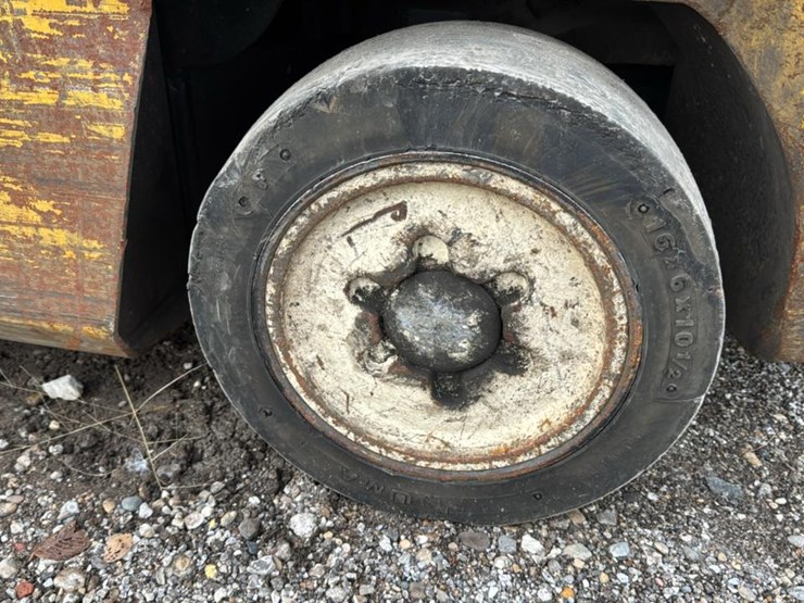 #1358-•-yale-forklift*-image-23