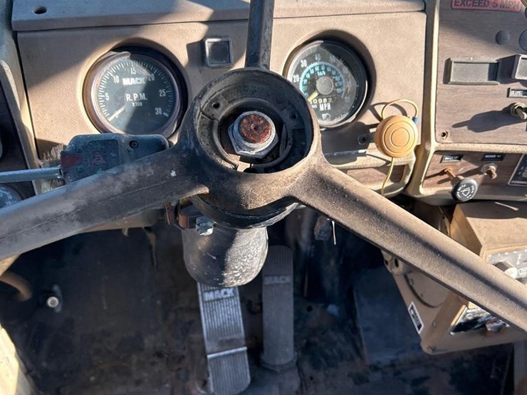 1981-caterpillar-3208-image-65