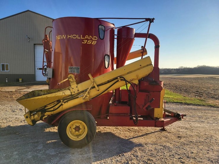 new-holland-358-image-6