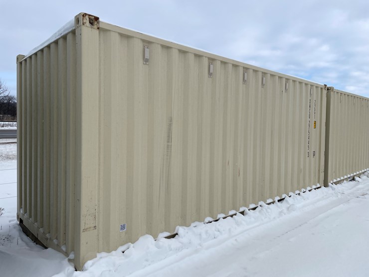 #107-•-20'-shipping-container-image-3