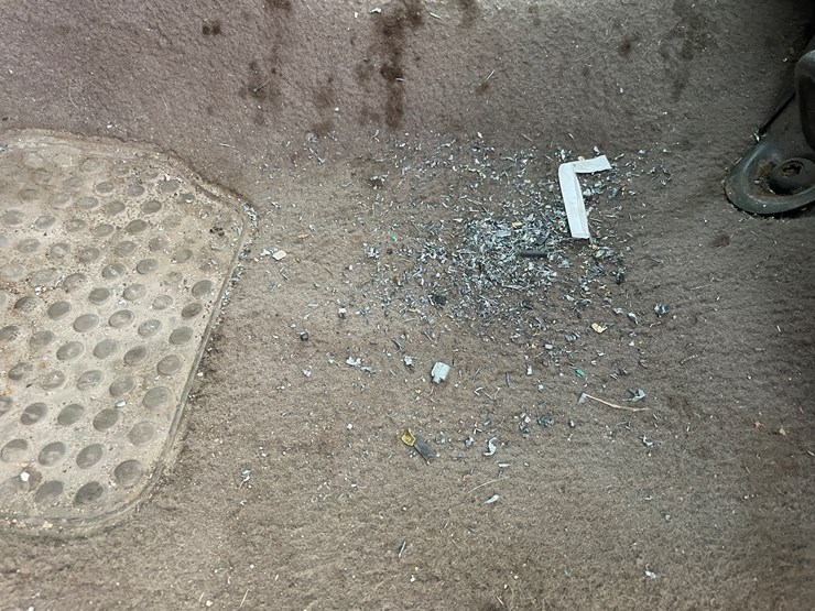 #1165-•-2000-ford-f250-pickup-truck-**non-runner**-(has-mn-title)-image-22