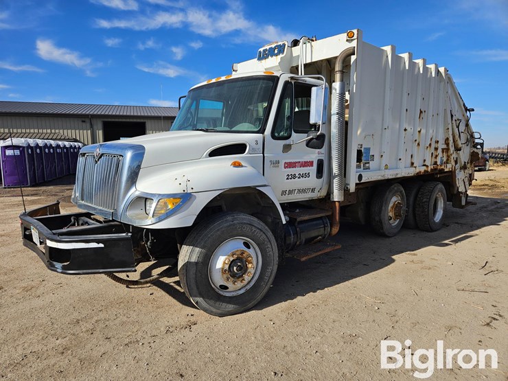 2003-international-7400-image-1