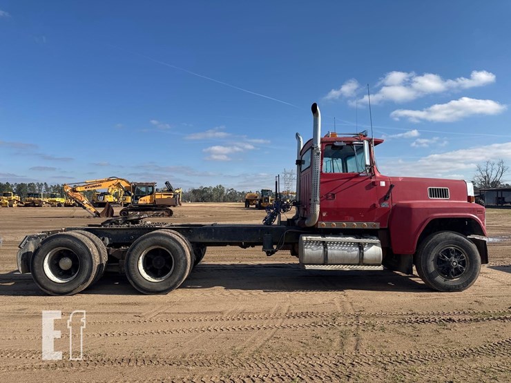 1995-ford-ltl9000-image-5