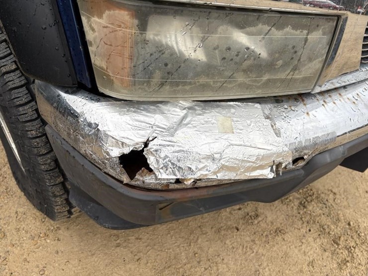 2005-gmc-regency-badlander-truck-image-4