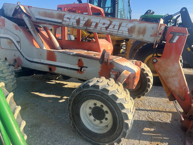 sky-trak-5028-image-5