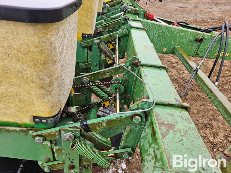 john-deere-7000-image-16