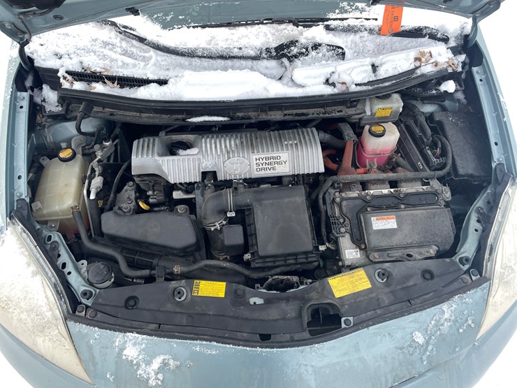 #1155-•-2013-toyota-prius-hybrid-(has-mn-title-in-delay)-image-10