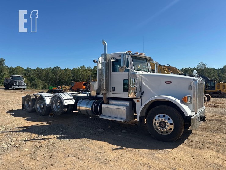 2012-peterbilt-367-image-11