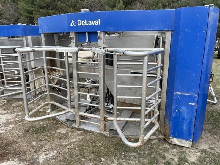 delavel-classic-vms-milking-robot-image-2