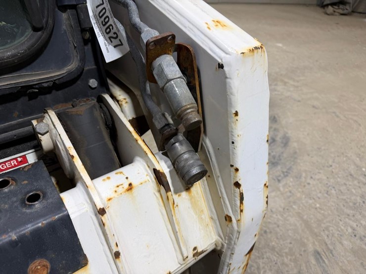 bobcat-t110-image-11