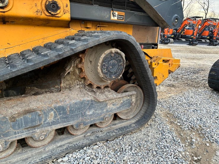 2019-deere-331g-image-16