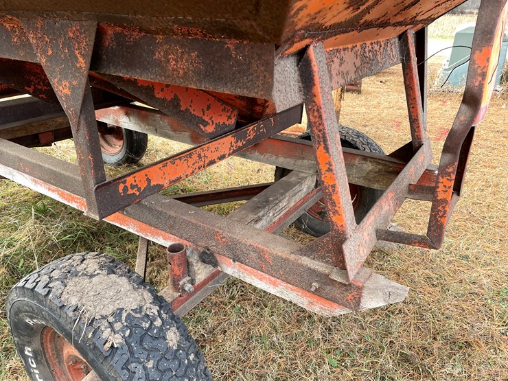 #206-•-kory-gravity-box-on-running-gear-(boyceville,-wi)-image-22