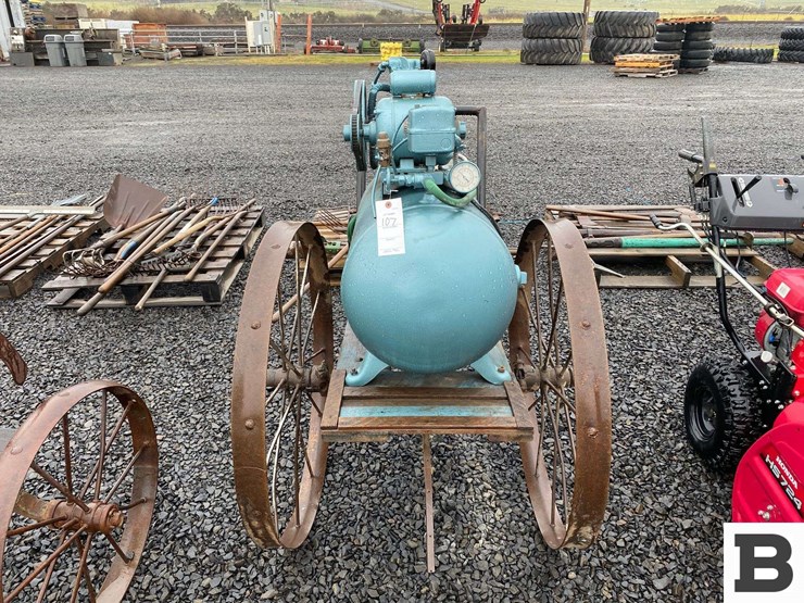 squared-company-dhg-x-portable-air-compressor-image-1