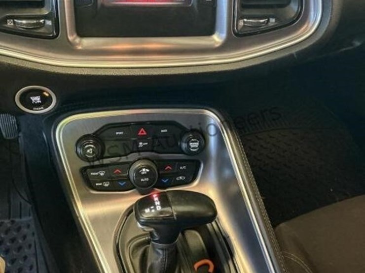 2016-dodge-challenger-sdn-image-17