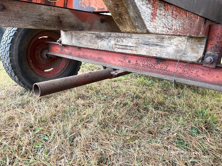 #206-•-kory-gravity-box-on-running-gear-(boyceville,-wi)-image-27