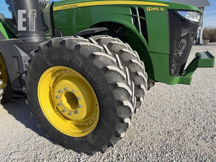 john-deere-8245r-image-4