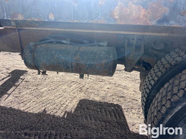 international-s1900-image-11