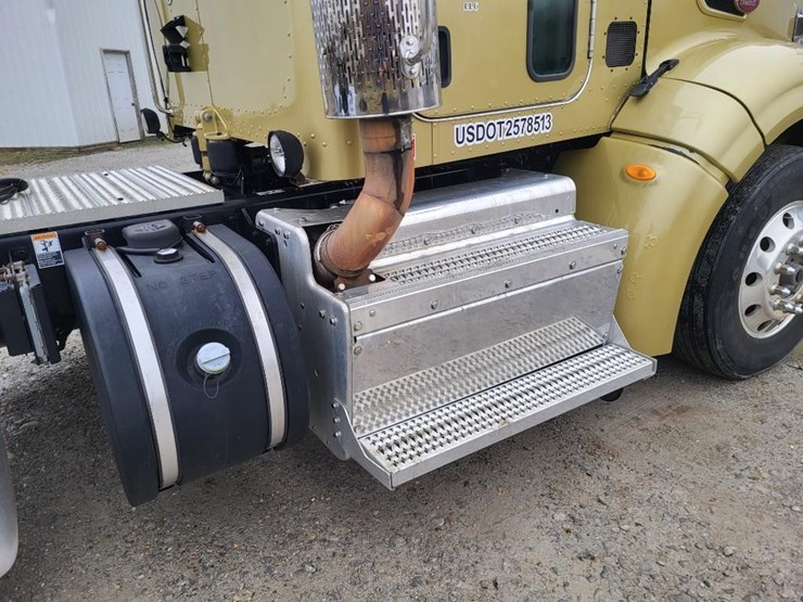 2012-peterbilt-386-image-36