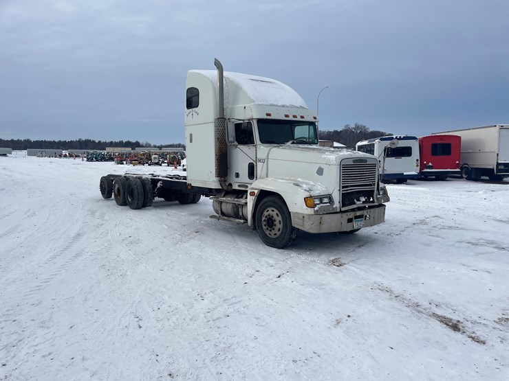 #1154-•-1996-freightliner-truck-tractor-(has-mn-reconstructed-title)-image-7