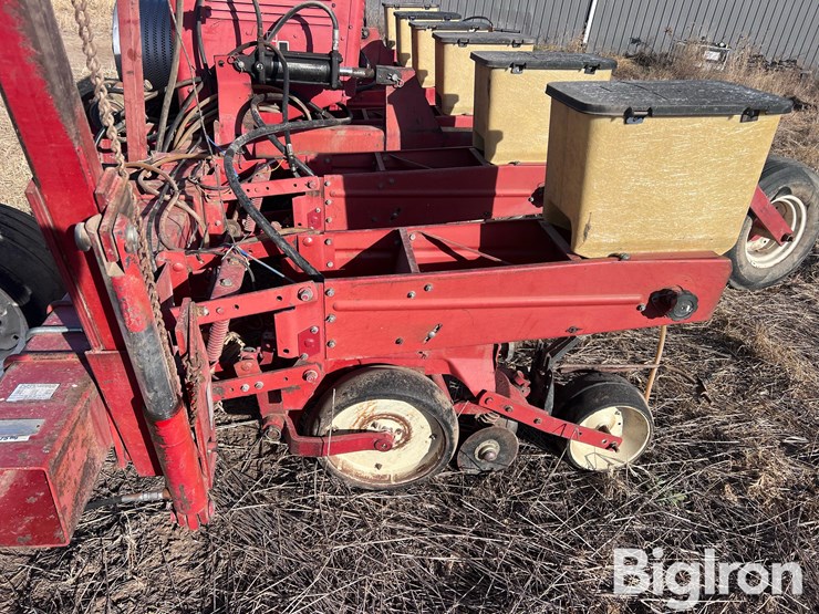 international-800-image-10