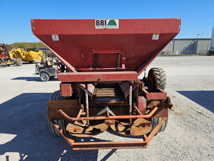 #203750-•-bbi-10-litter-spreader-image-10