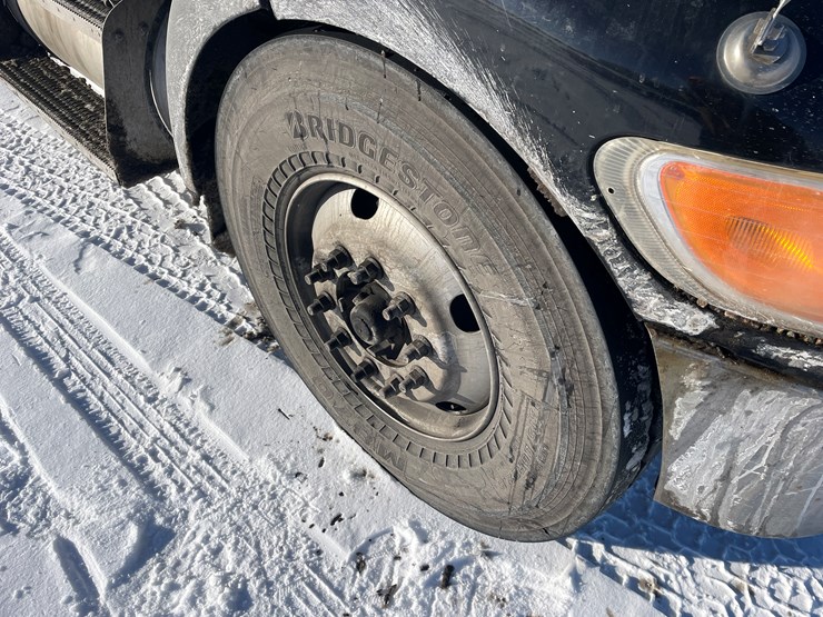 #1160-•-2008-peterbilt-pb335-hook-truck-(has-mn-title)-image-26