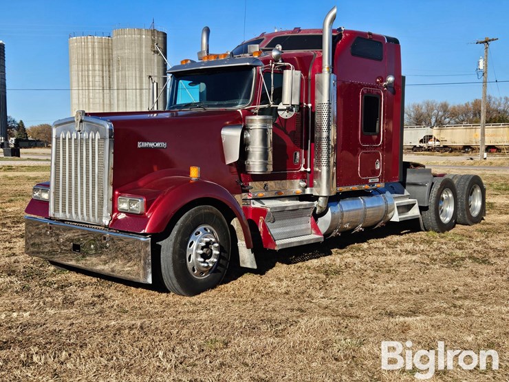 kenworth-w900l-image-1