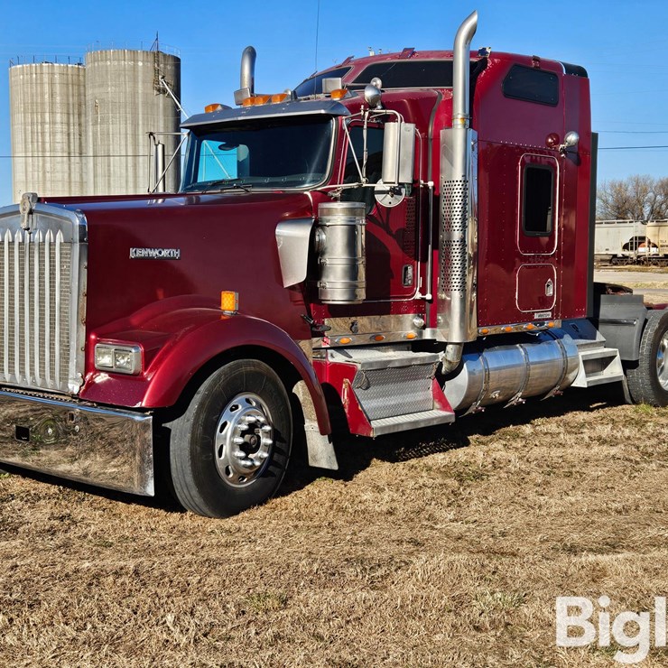 KENWORTH W900L