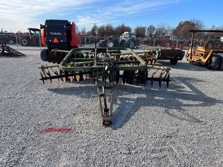 john-deere-210-image-2