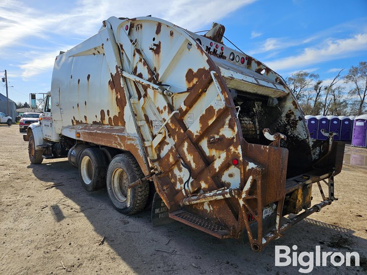 international-4900-image-7