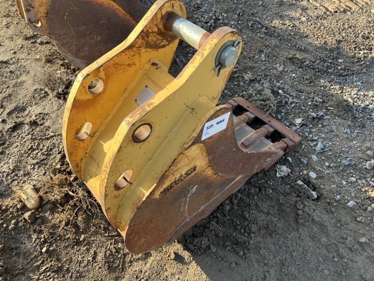 15"-woods-dig-bucket-w/cutting-edge-image-4