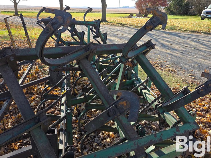 john-deere-18-image-10