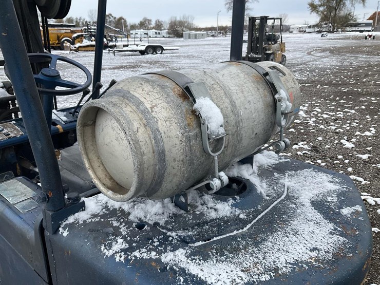 #1354-•-caterpillar-t80b-forklift-image-27