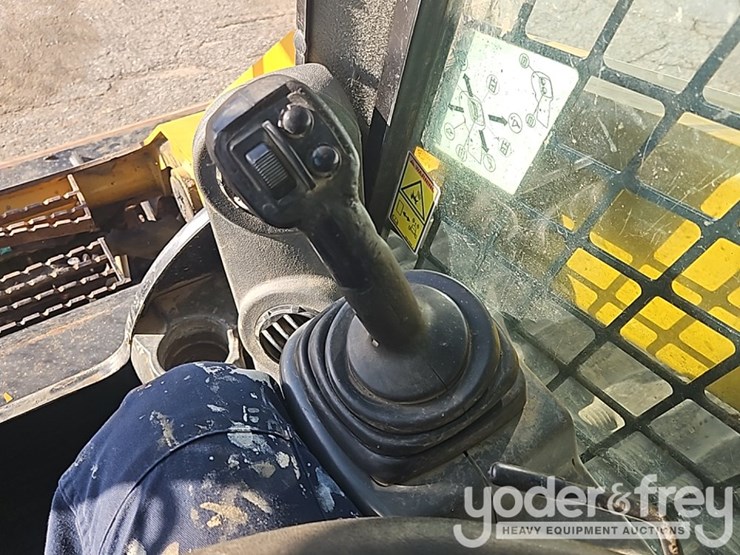 2017-caterpillar-299d2-image-34