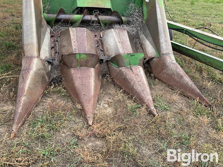 john-deere-300-image-18