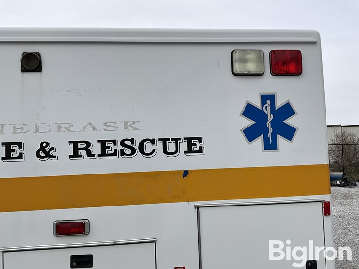 2001-ford-e350-image-18