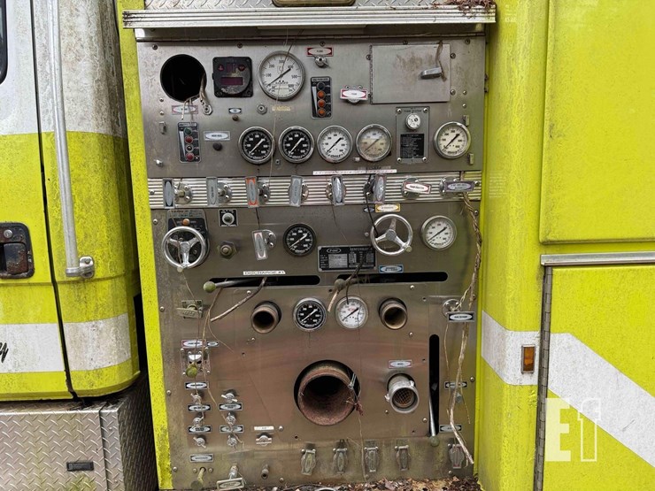 1995-freightliner-fl80-image-5