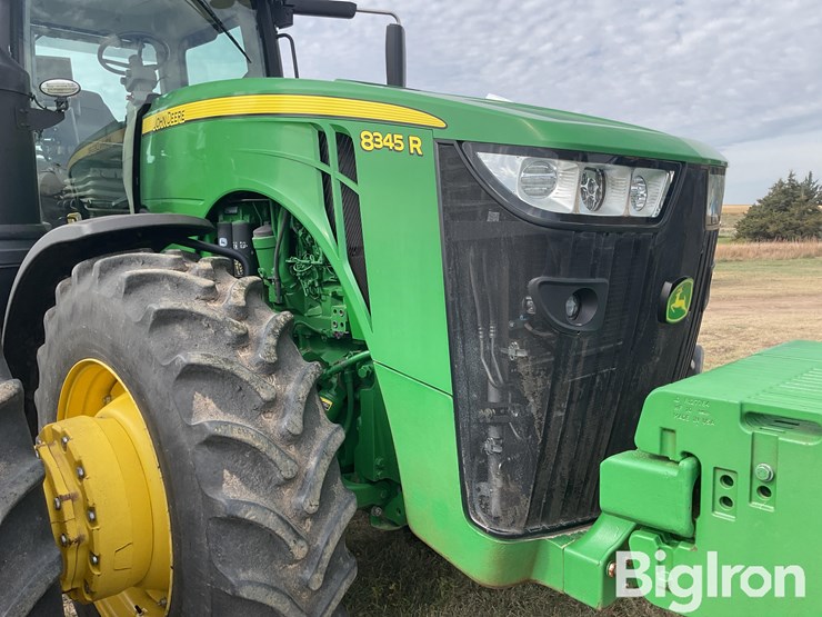 john-deere-8345r-image-12