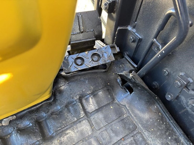 komatsu-pc12uu-2-image-26