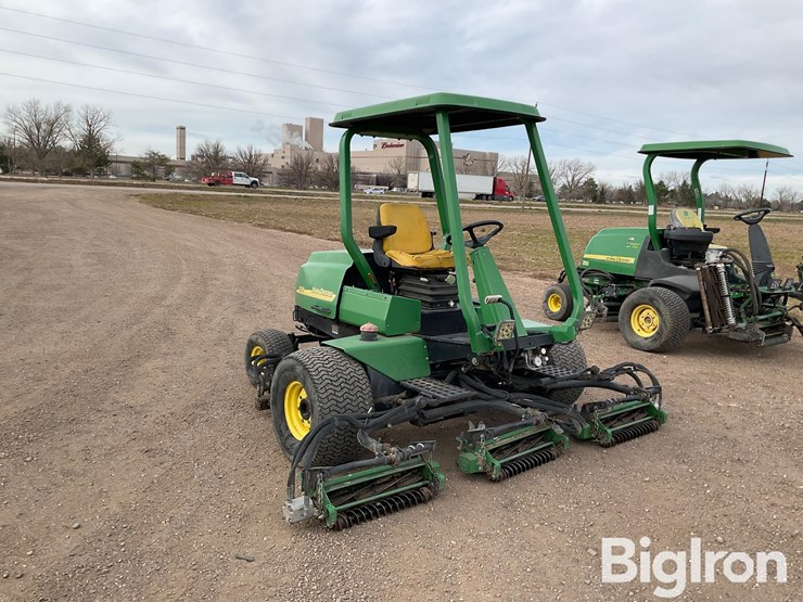 john-deere-3235b-image-3