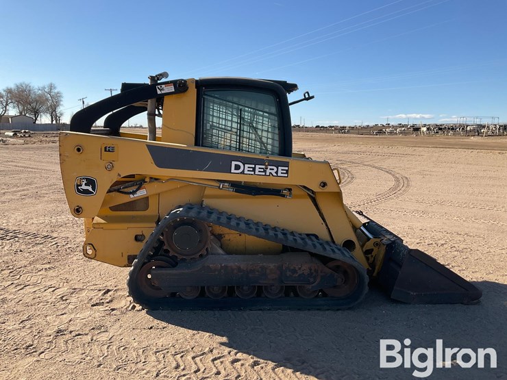 deere-ct332-image-4