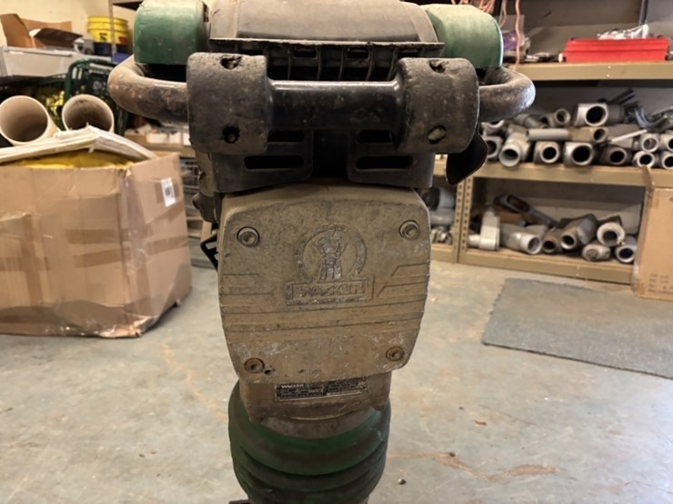 2007-wacker-neuson-bs60-4s-image-8