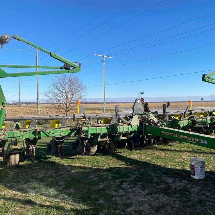 JOHN DEERE 1760