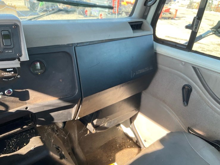 2001-international-4900-image-122