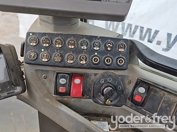 2014-caterpillar-930k-image-42