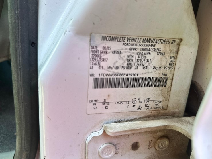 2006-ford-f350-xl-image-10